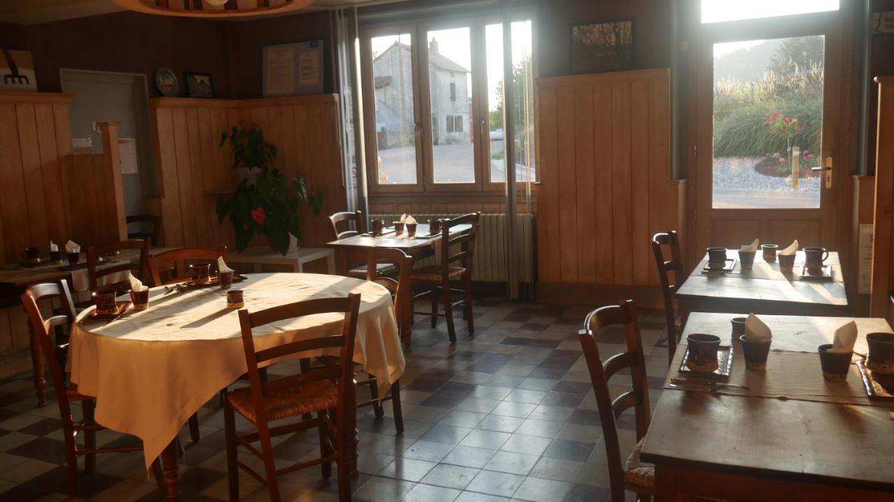 Logis Le Saint Cyr 호텔 몽트메라르드 외부 사진